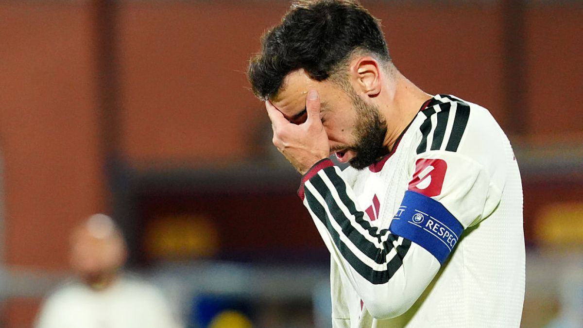 Manchester United captain criticizes tactics after heavy Champions League defeat