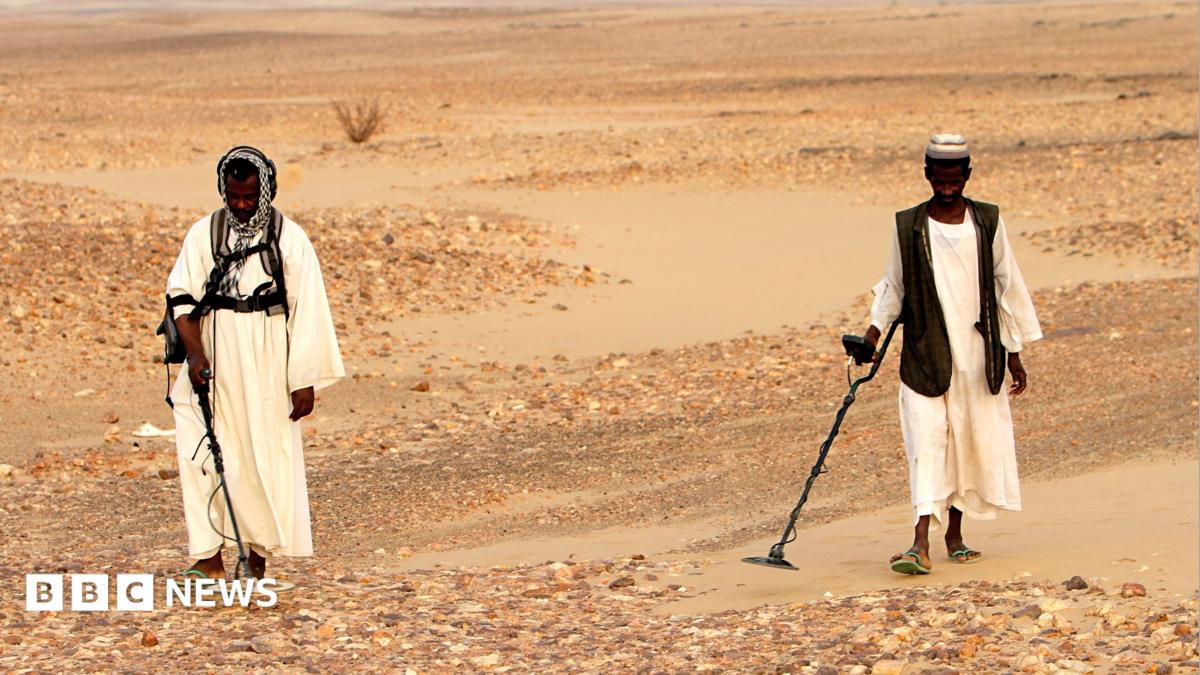 Dozens killed in airstrikes on gold miners at Egypt-Sudan border