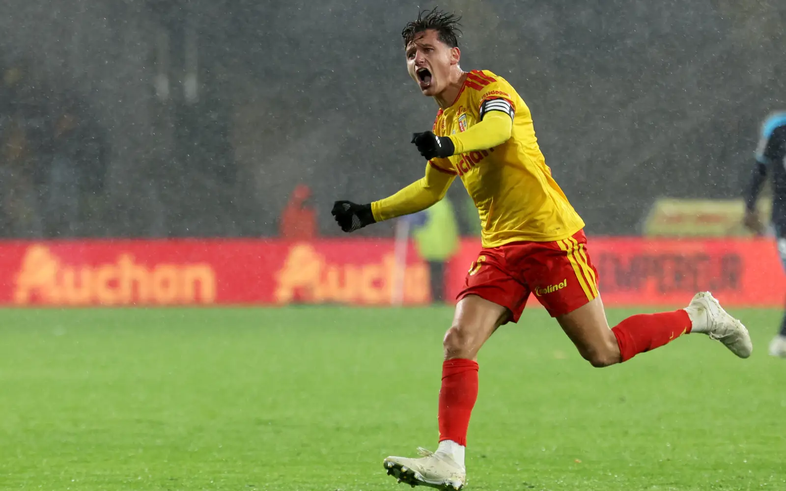 Lens Terbalikkan Keadaan, Kalahkan Paris FC 2-1 dalam Ligue 1