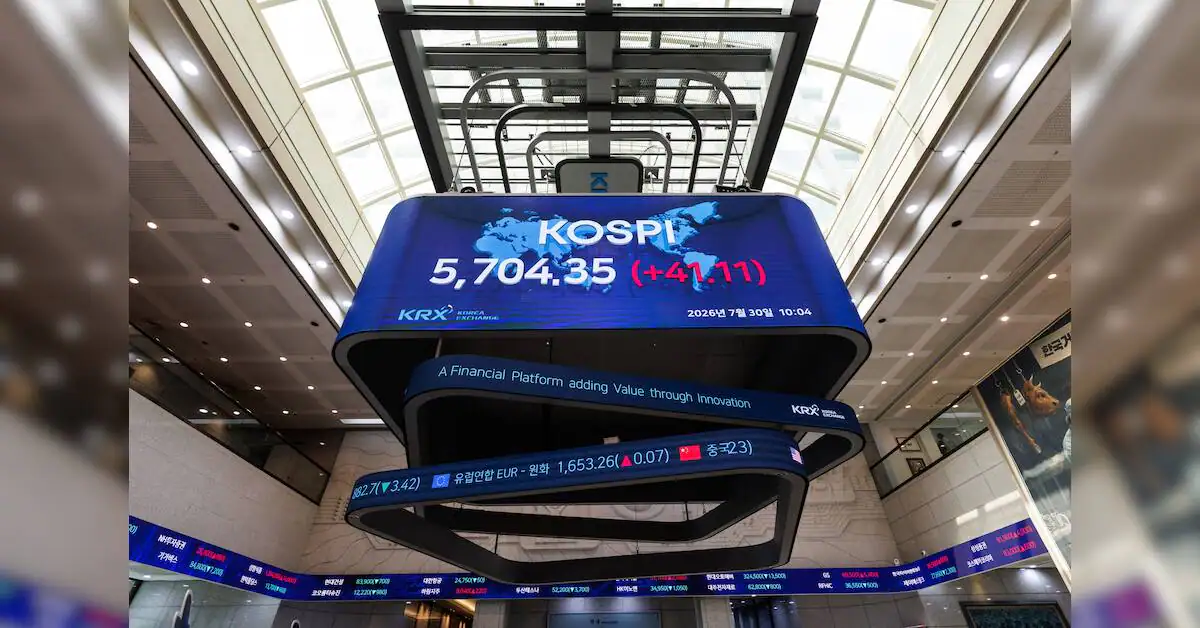 Korean chip ETF traders flee amid tightening regulatory constraints