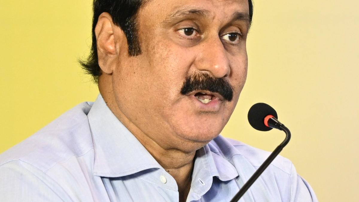 अंबुमणि रामदास ने चेन्नई के अपोलो अस्पताल में घुटने की सर्जरी करवाई