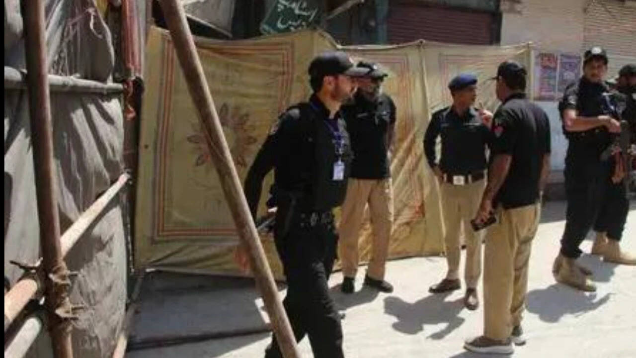 Blast in Pakistan's Dera Ismail Khan kills 11, wounds 30