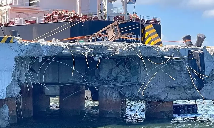 Vietnamese court arrests ore carrier after Dung Quat port collision