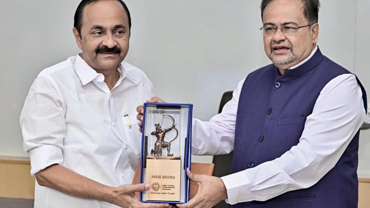 Kerala seeks fresh blueprint for inclusive economic growth at IIM summit