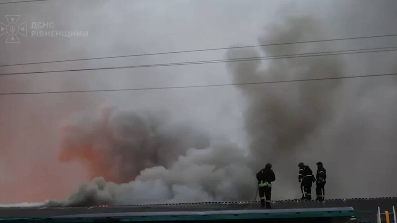 Russia unleashes massive missile barrage on Ukrainian energy infrastructure