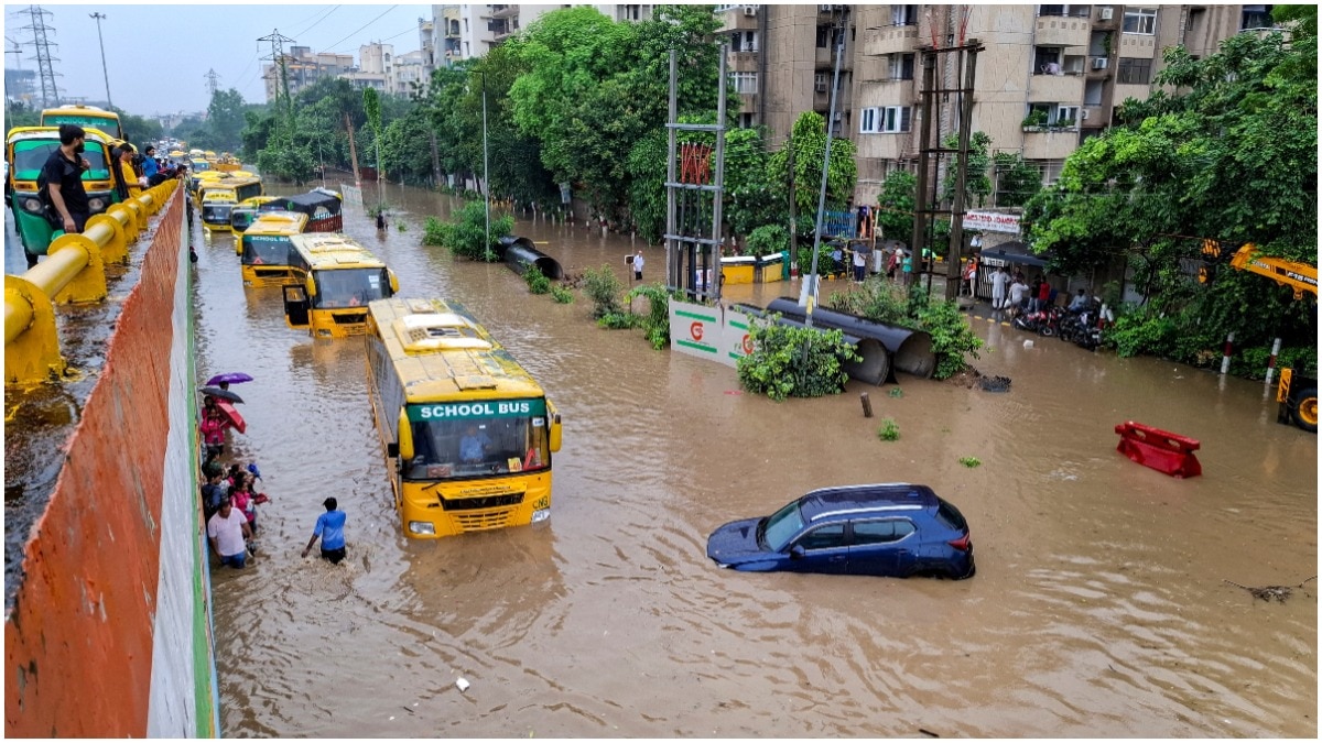 Heavy rain floods Gurugram streets, brings traffic to standstill