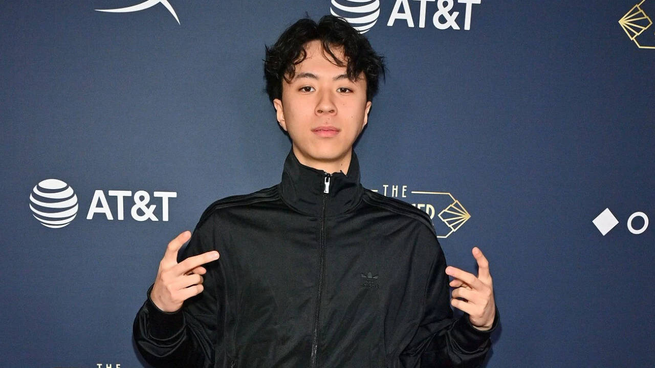 Streamer Ray Denies Personal Life Allegations in Public Livestream Response