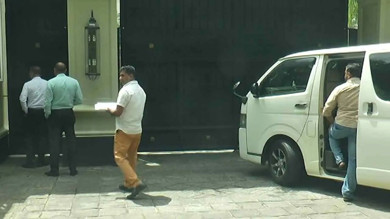 Bribery Commission conducts search at residence of MP Ravi Karunanayake