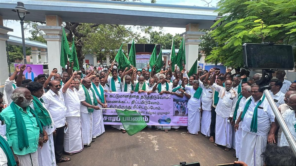 Farmers' groups mobilize statewide opposition to Mekedatu dam project