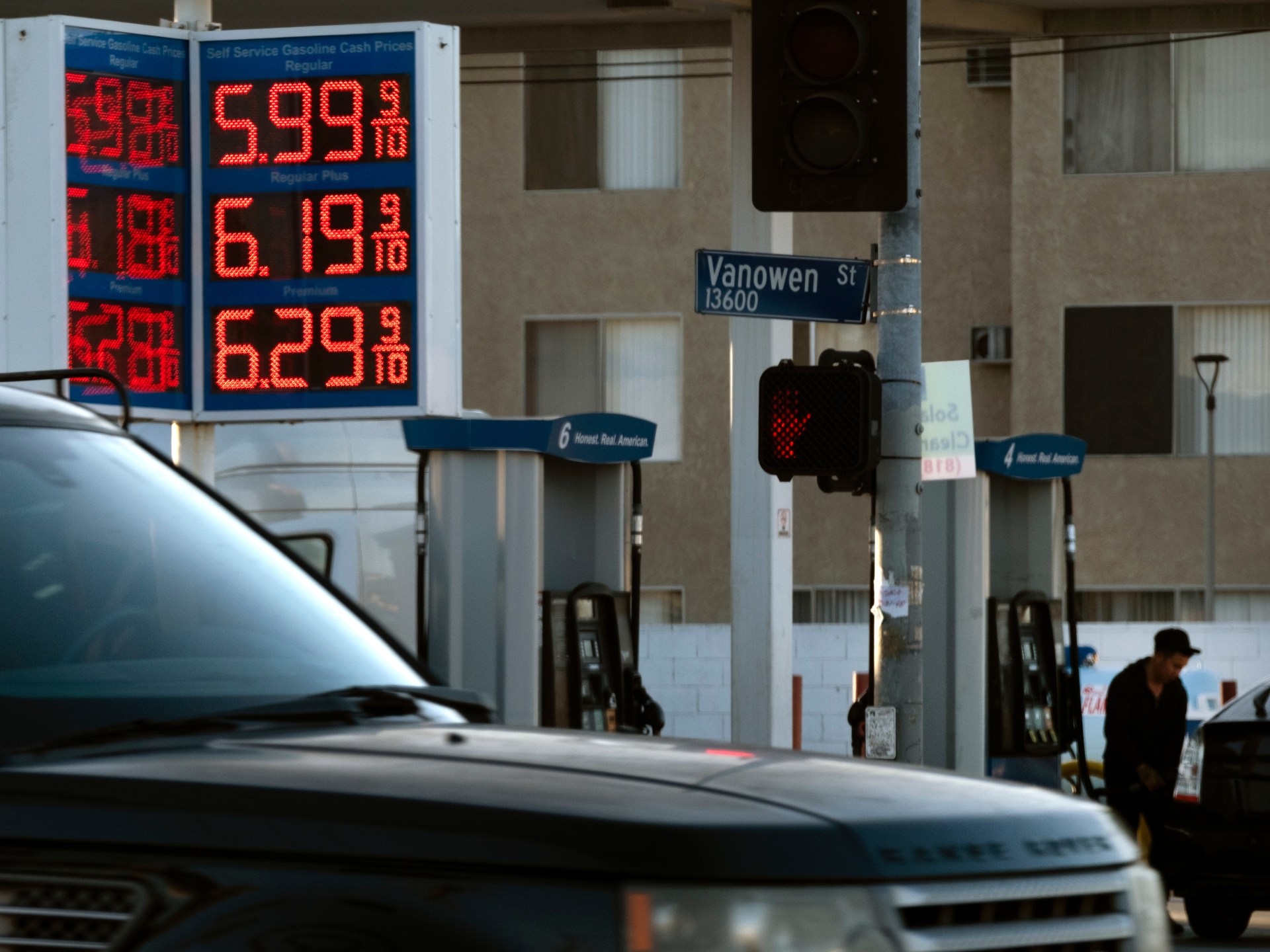 US inflation surge intensifies rate hike debate ahead of midterms