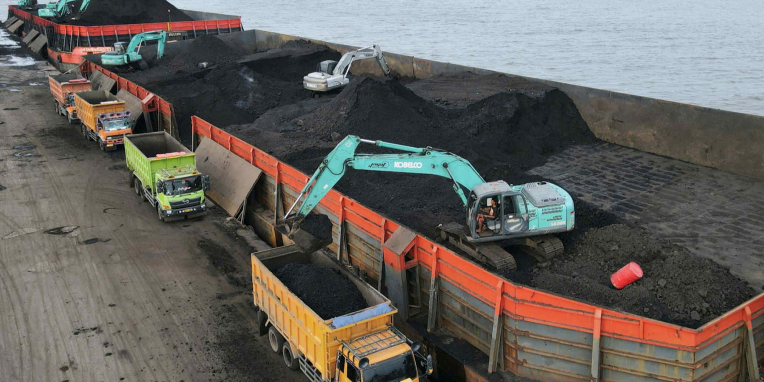 Coal prices surge 40% on LNG demand, production concerns