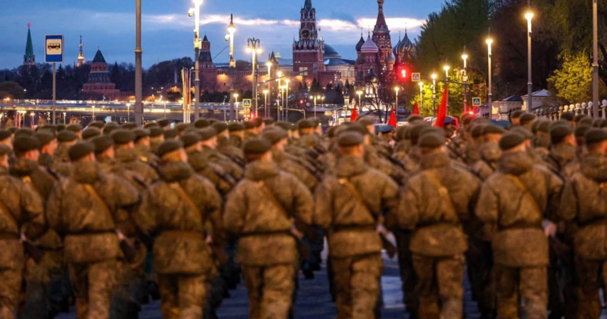 Russia threatens to strip contract soldiers of bonuses for domestic law breaches