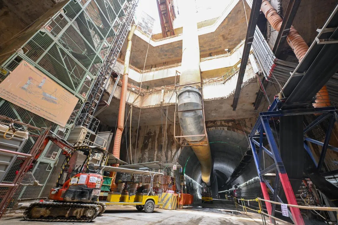 Singapore urges construction, transport firms to pause operations for safety review