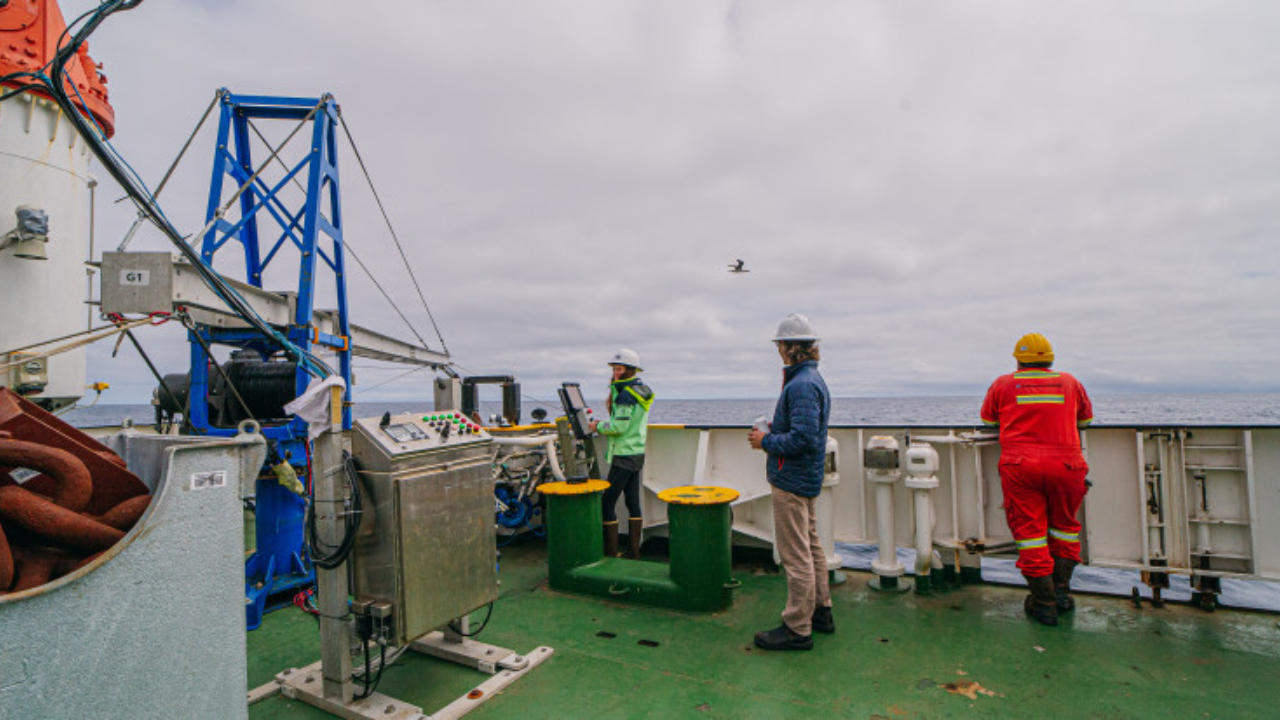 Deep Ocean Waters Rise 100 Metres Daily, Scientists Discover