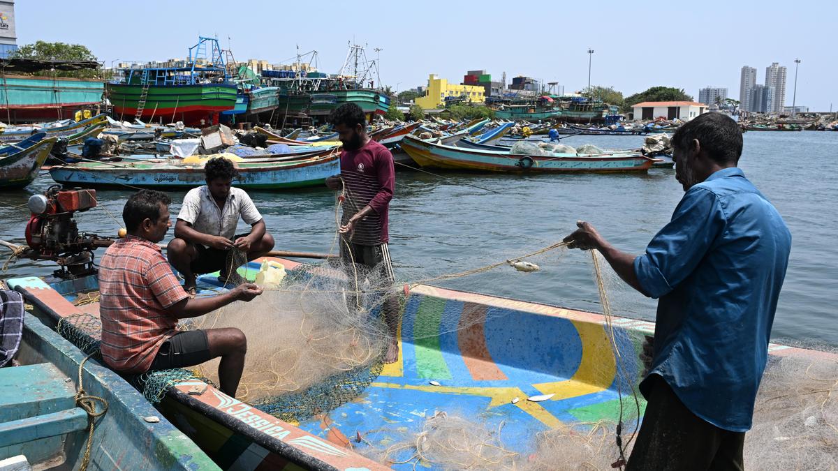 Kasimedu fishers plan indefinite strike over seized boats in Andhra Pradesh