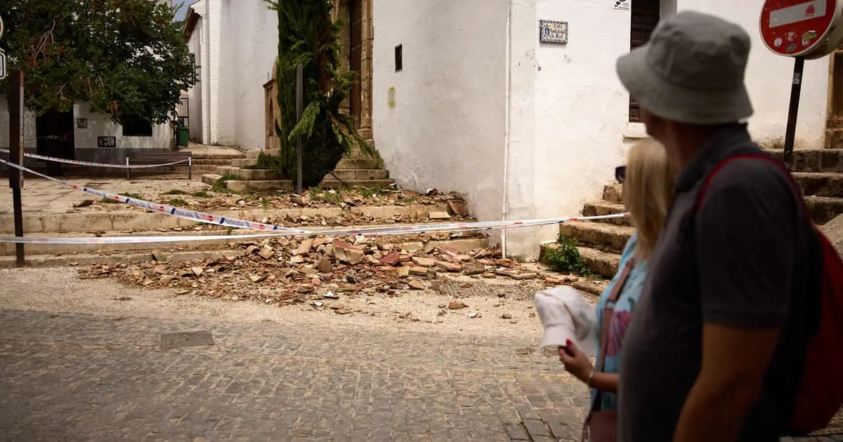Magnitude-4.8 earthquake strikes Granada, injures three