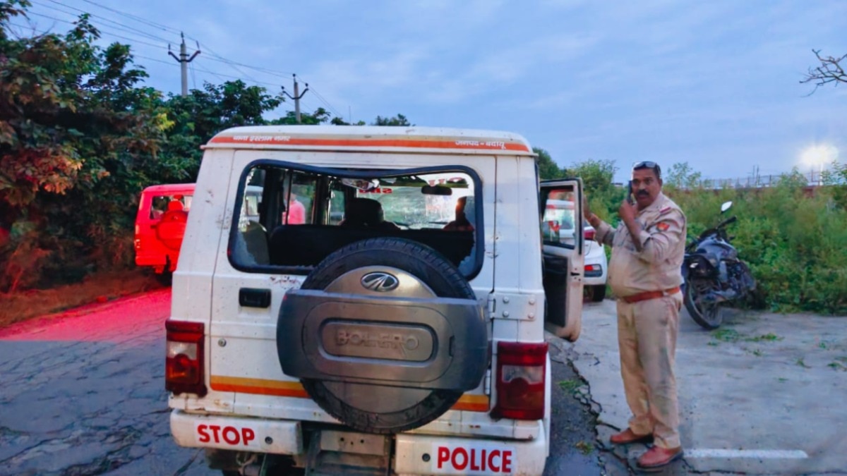 बदायूं में आंबेडकर प्रतिमा विवाद: ग्रामीणों और पुलिस के बीच तनाव