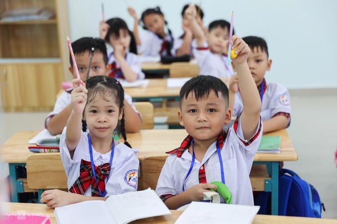 Vietnam accelerates English learning program for primary students