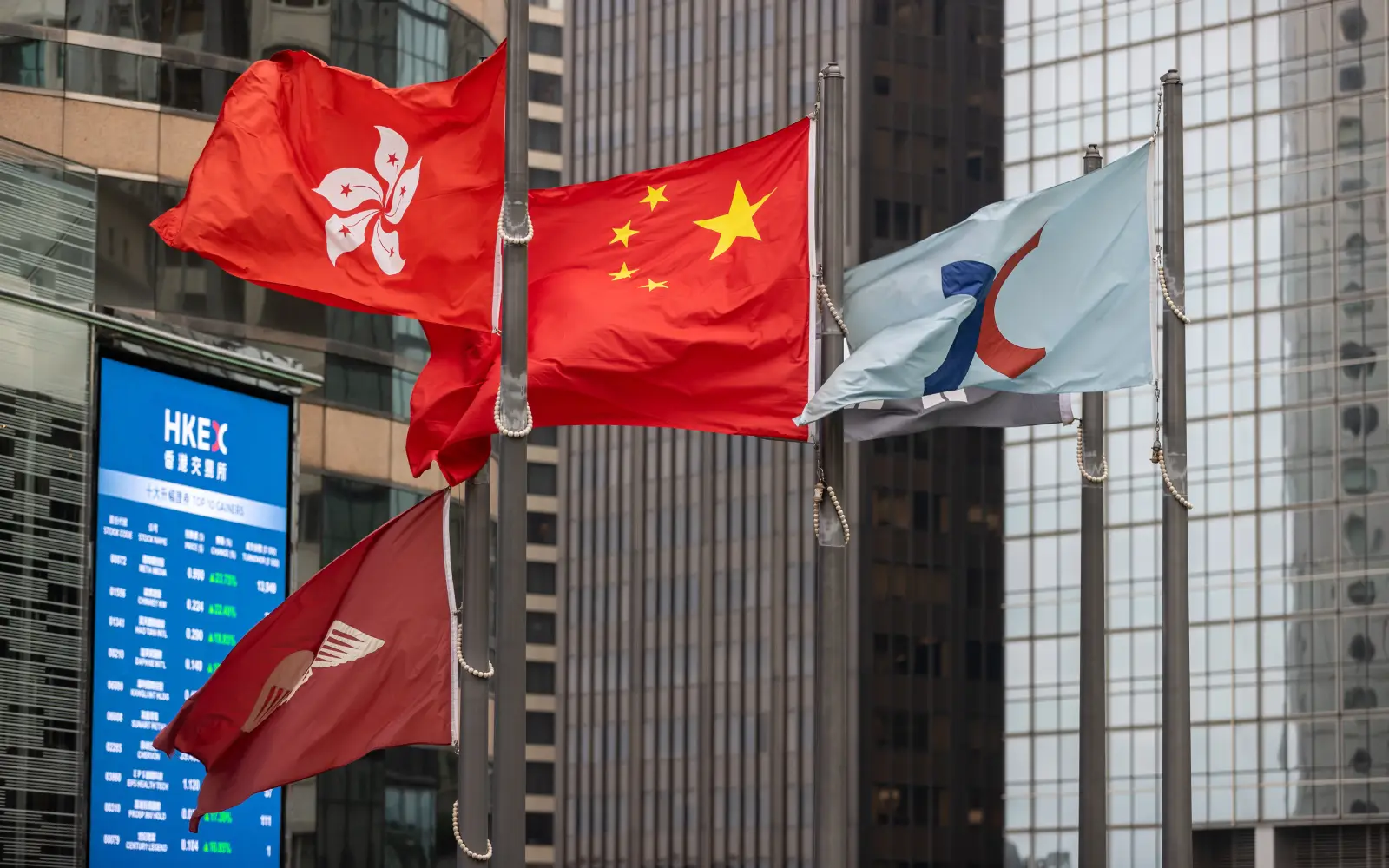 Hong Kong stocks tumble to four-month low as China stimulus bets wane