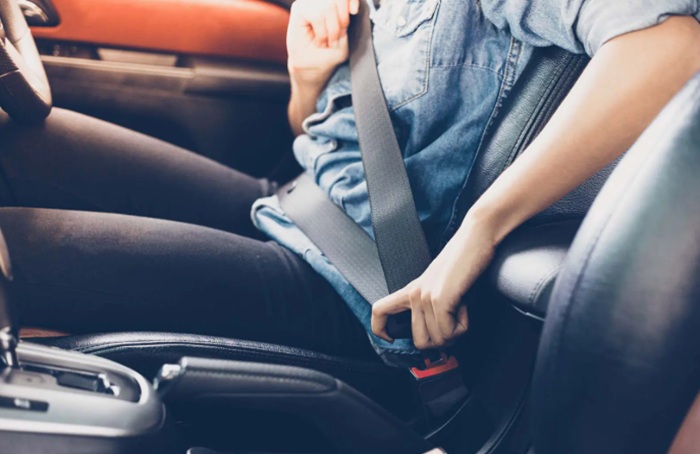 Mandatory seat belt rule takes effect on Sri Lankan expressways