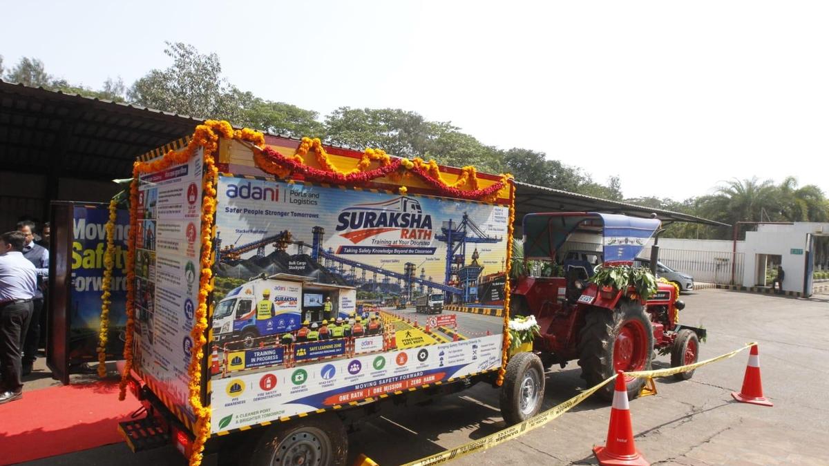 कृष्णपटनम पोर्ट ने सुरक्षा जागरूकता के लिए 'सुरक्षा रथ' का किया शुभारंभ