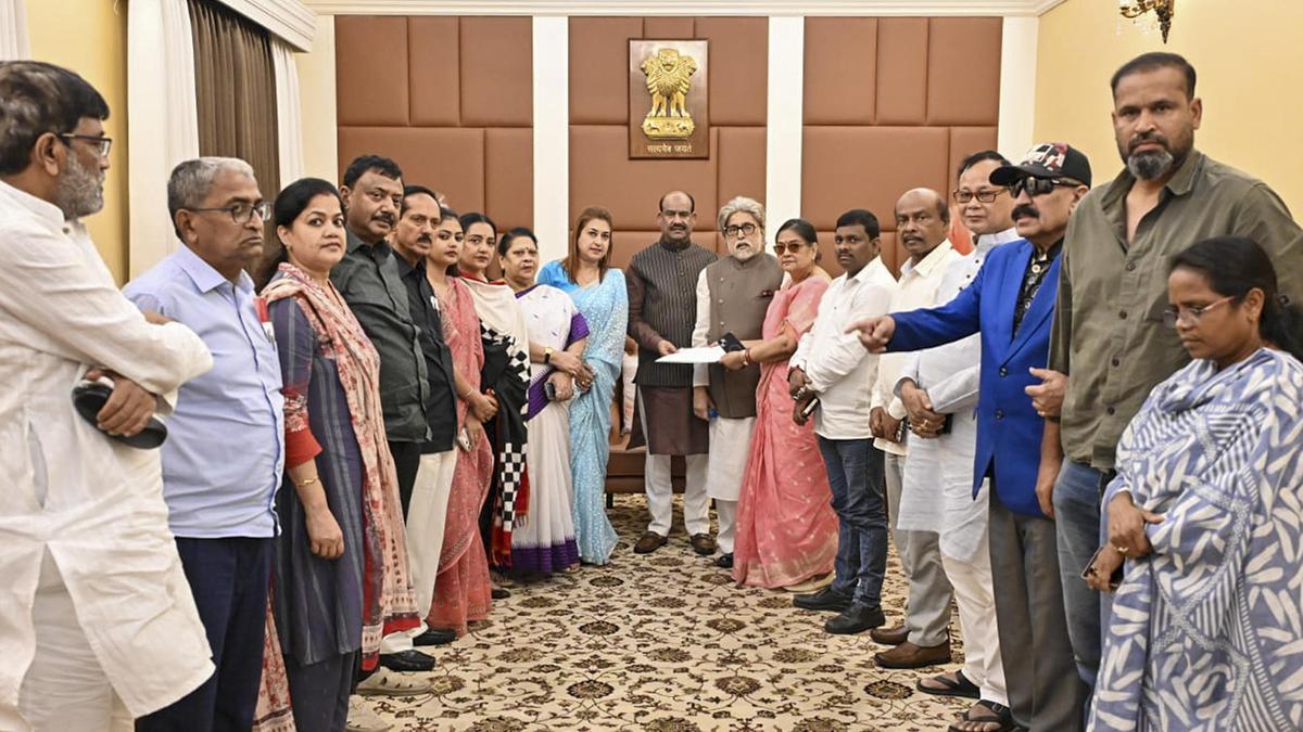Dissident TMC MPs face Lok Sabha show-cause notices on disqualification