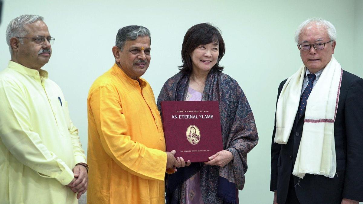 Akie Abe meets RSS chief to explore India-Japan ties
