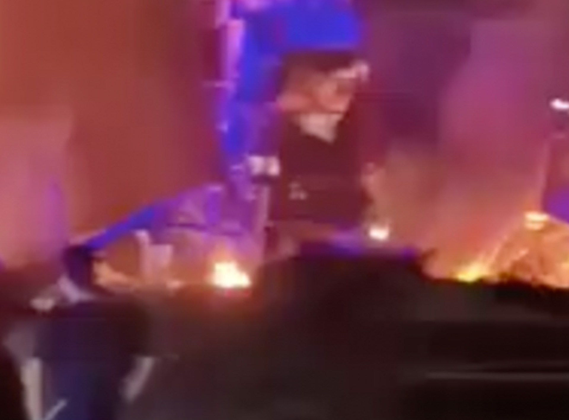 Israeli airstrike narrowly misses Lebanese journalist during live reporting