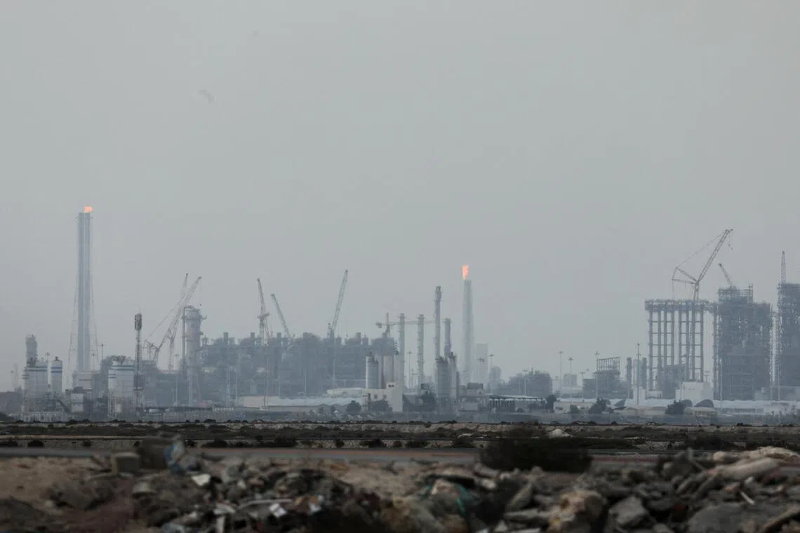 Soaring LNG costs dampen Asian nations' appetite for gas imports