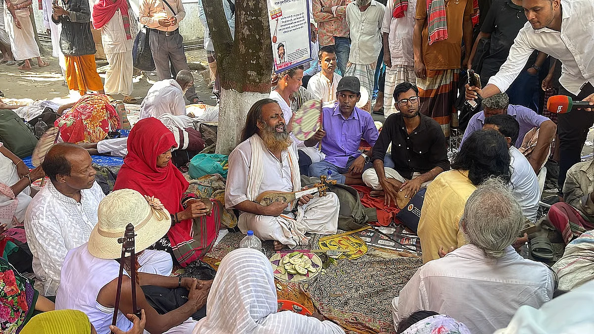 Thousands gather at Lalon shrine to celebrate humanist saint's legacy