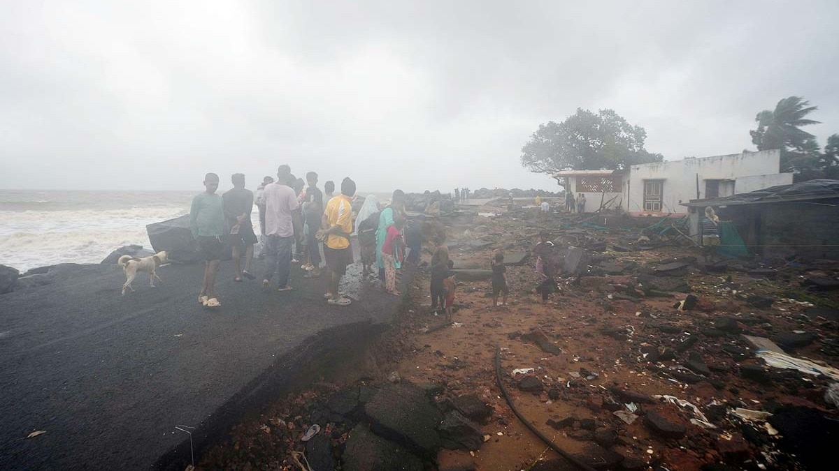 Odisha flood cuts off 300 villages; airlift rescue operations planned