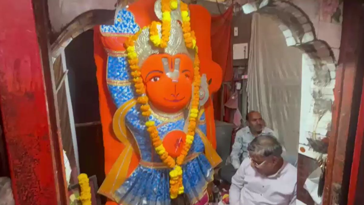 Survey team examines Hanuman idol removal plans in Ujjain temple site