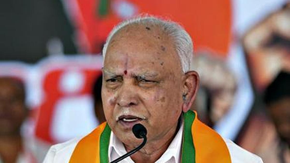 Yediyurappa calls on Karnataka CM to seek fresh electoral mandate