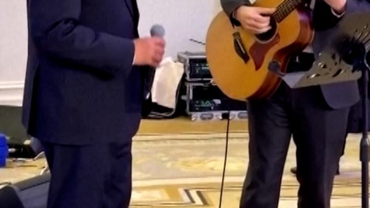 Thai and Singapore PMs perform Beatles classic at bilateral engagement