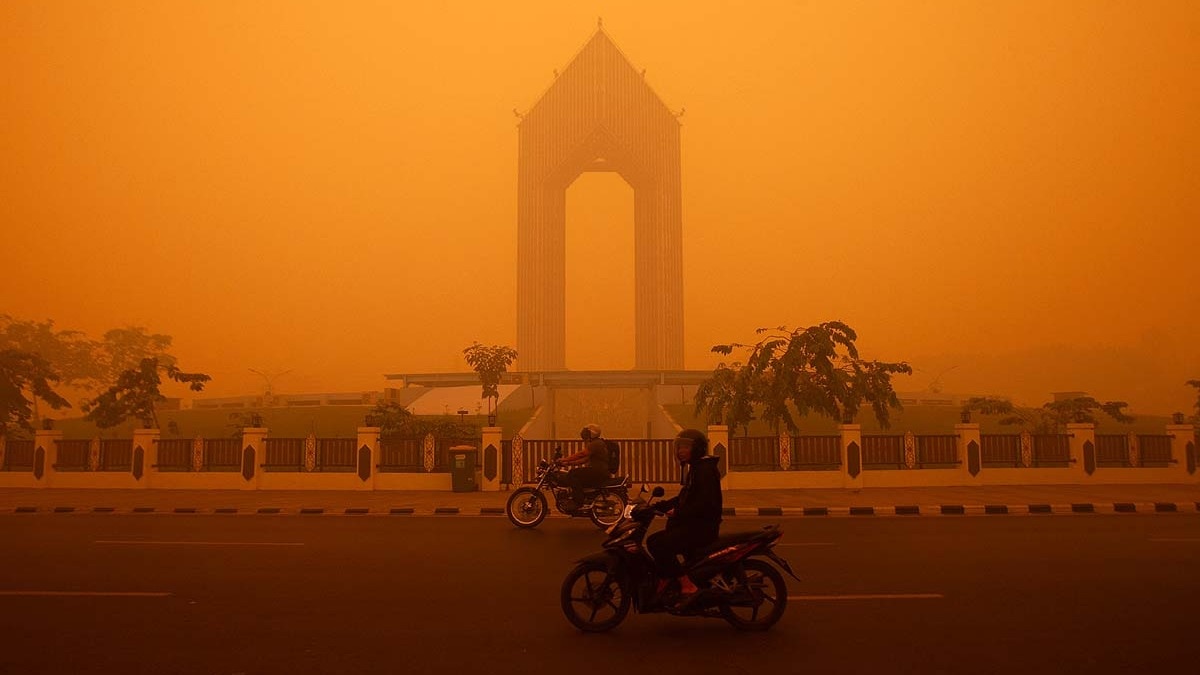 El Niño fuels Indonesian wildfires as toxic haze spreads across region