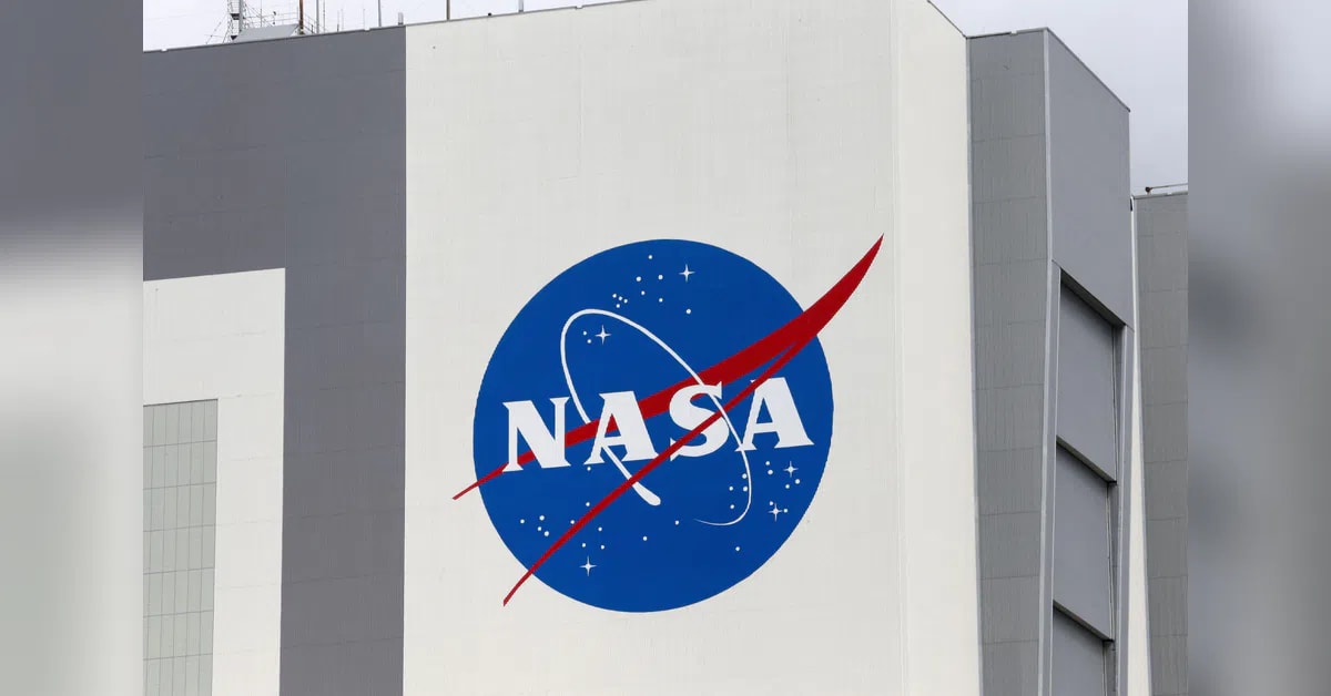 NASA captures images of 60-foot crater from SpaceX rocket impact on moon