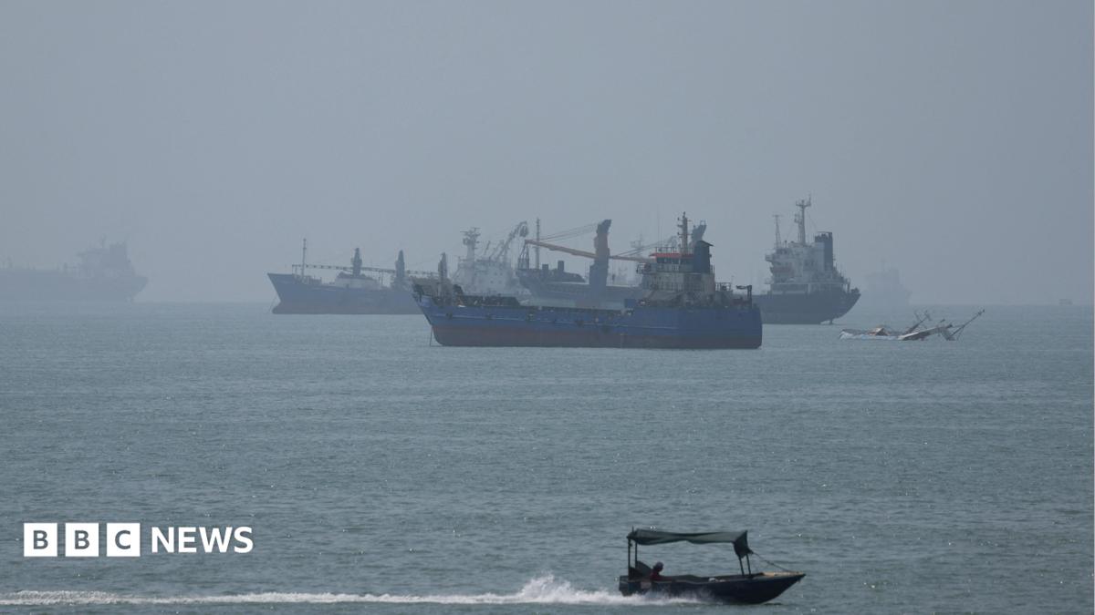 US conducts strikes on Iranian missile positions in Persian Gulf