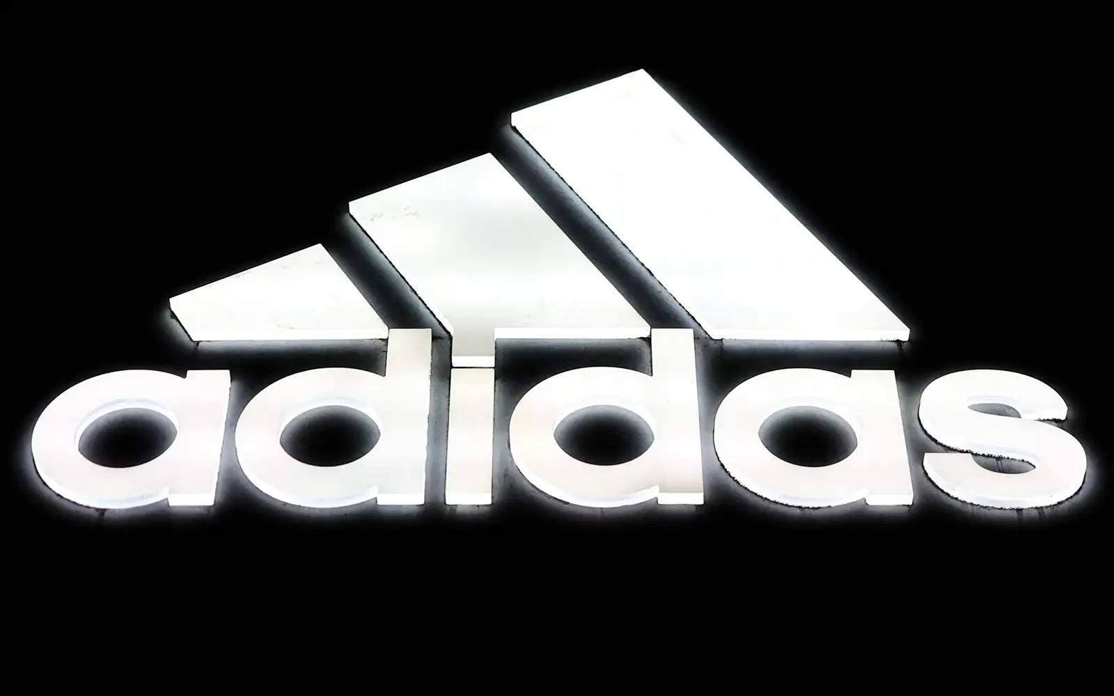 Adidas Targetkan Kejayaan di Marathon New York dengan Momentum Penjualan Kasut