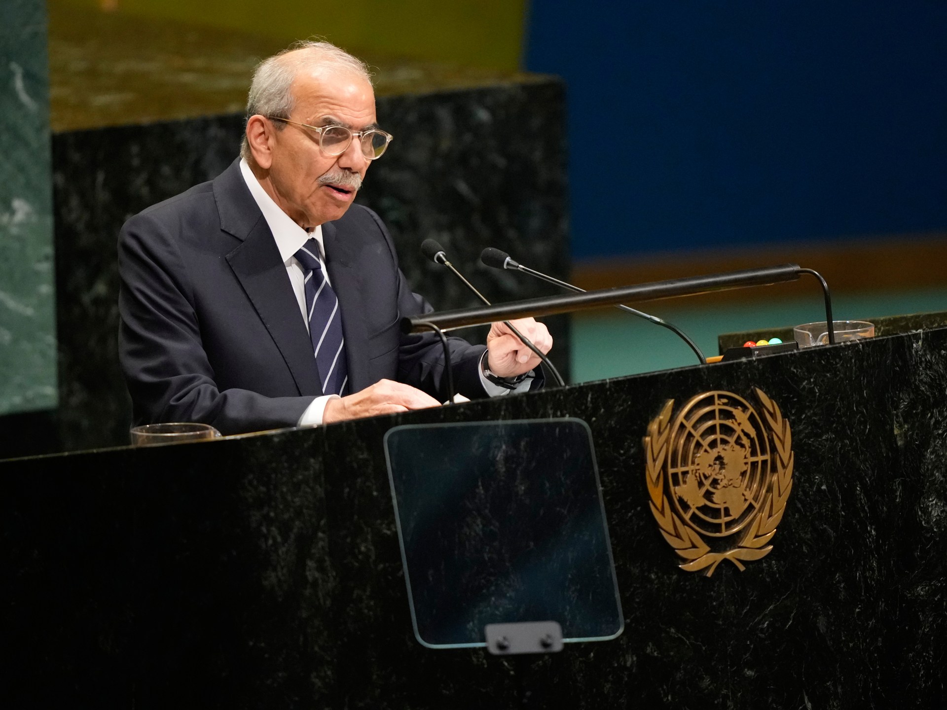Lebanon's PM calls for Israeli withdrawal as shelling persists