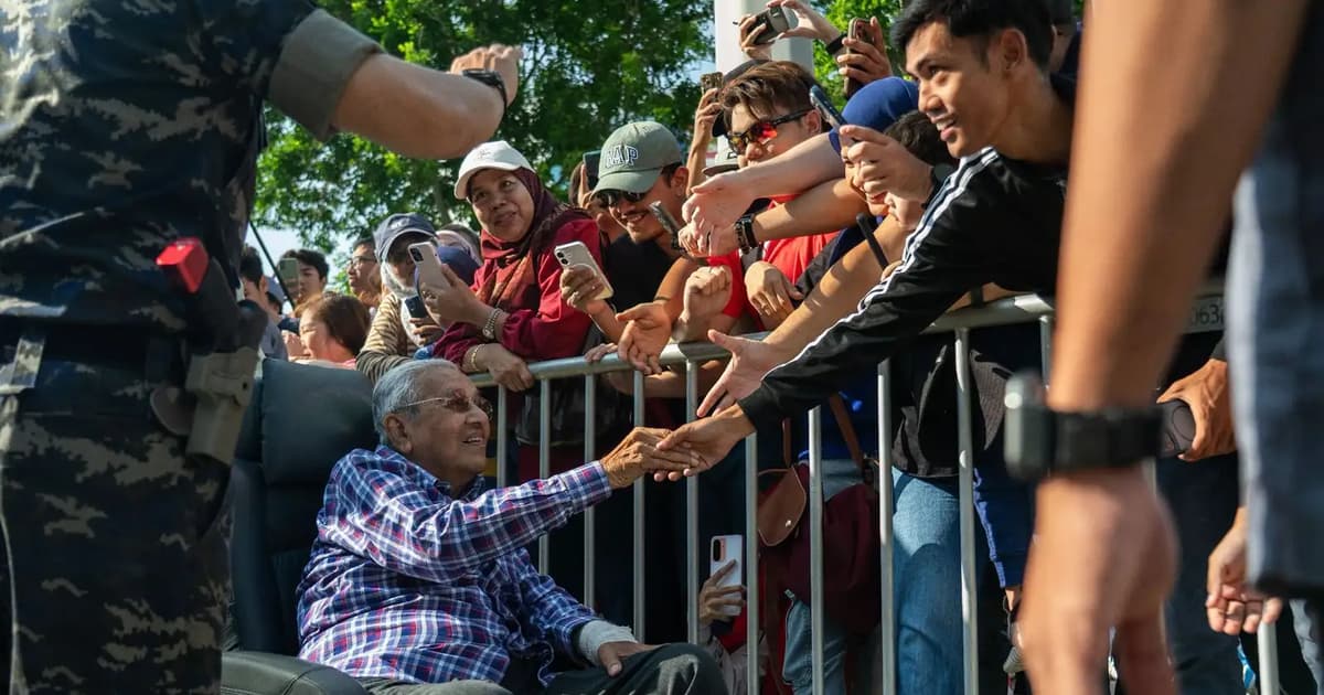 Youth value Merdeka, Dr M says after parade turnout