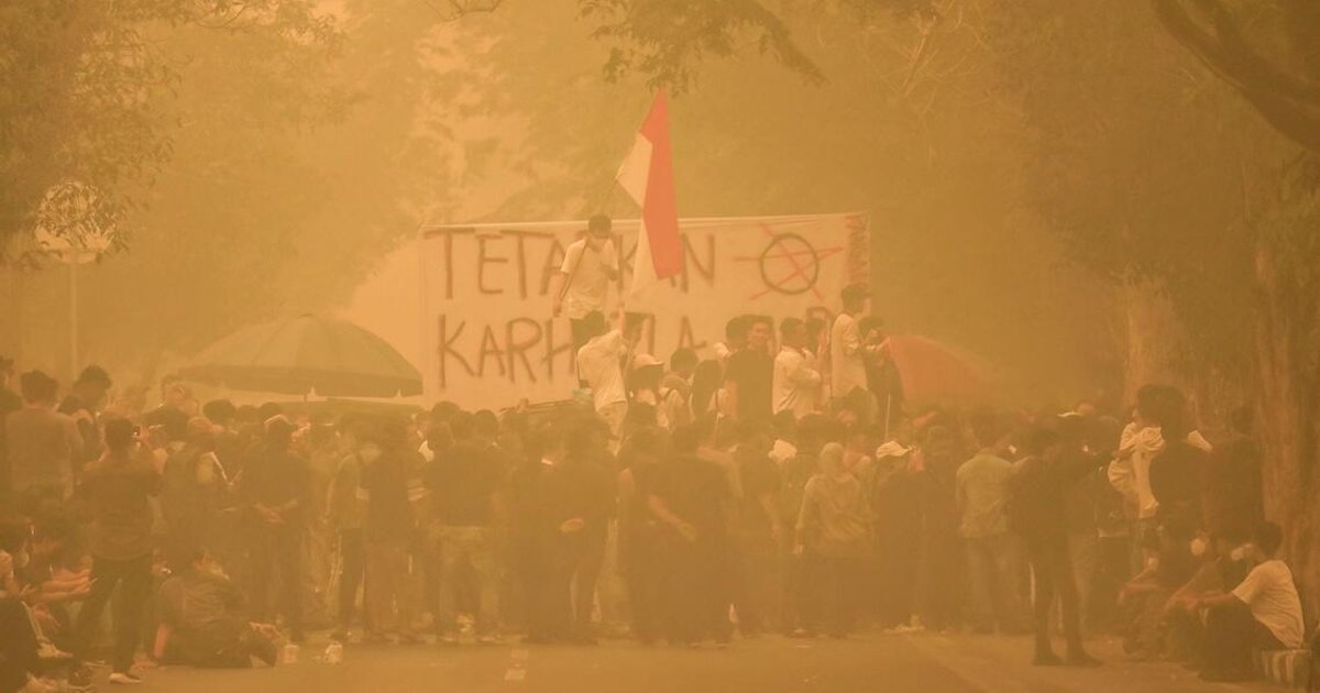 Kalimantan students demand stronger action on Indonesian haze crisis