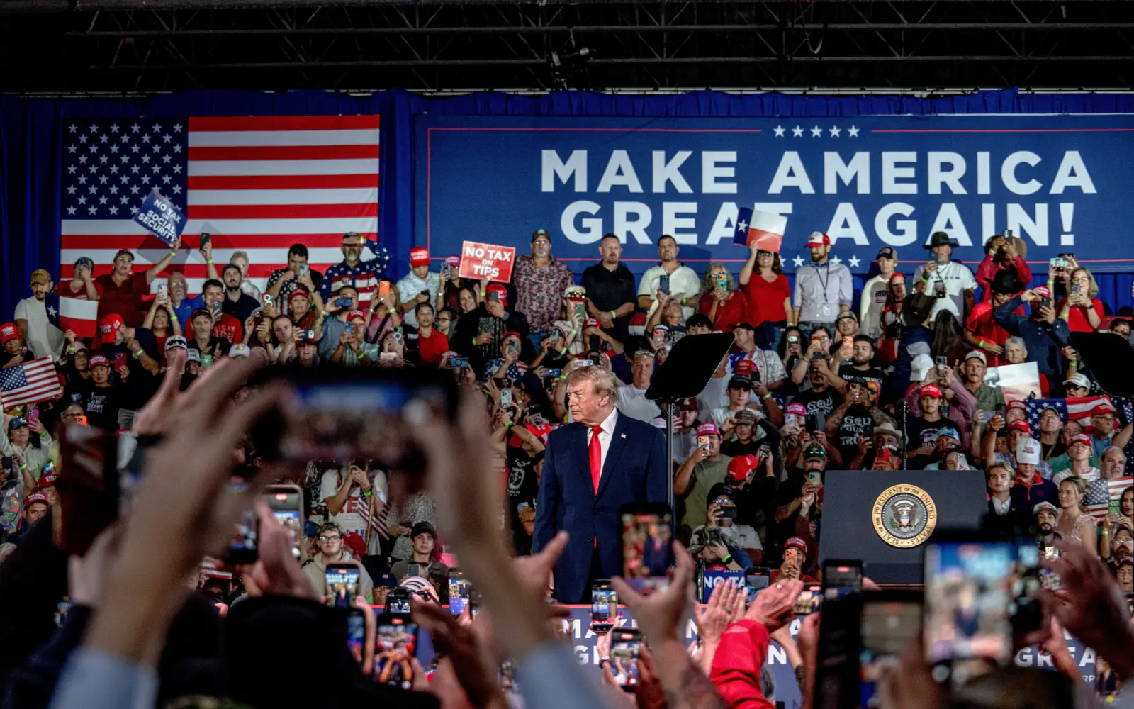 US President Eases Methane Emissions Rules for Oil and Gas Sector