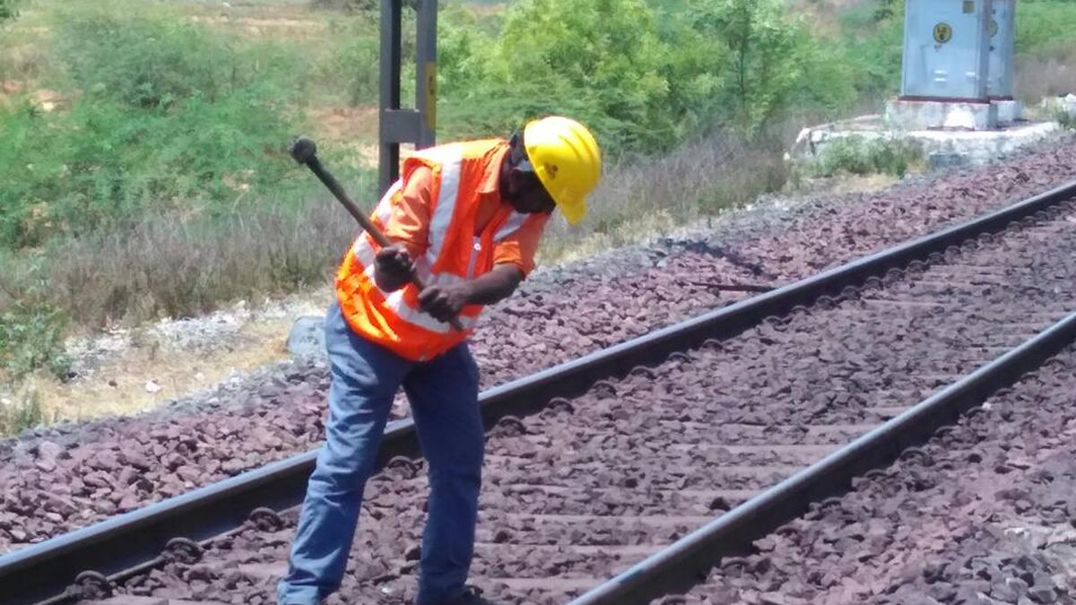 SCR deploys GPS tracking for 1,800 track patrolmen across three divisions