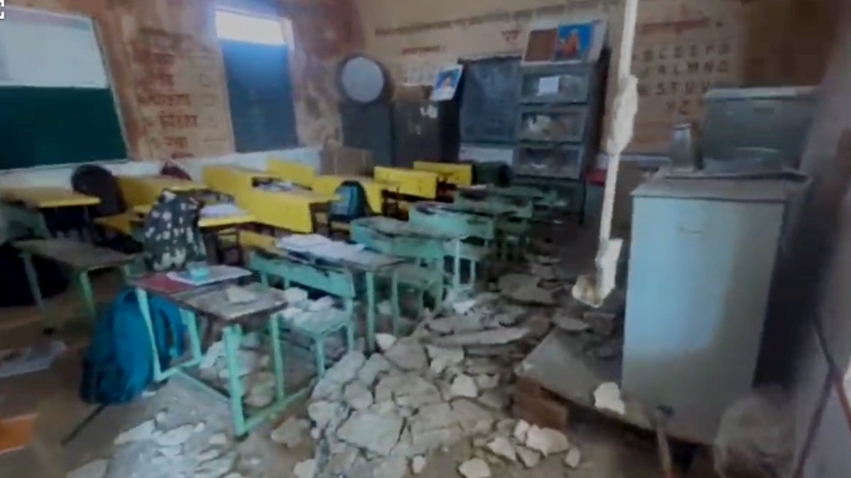 School Classroom Ceiling Collapses in Maharashtra, Six Girls Injured