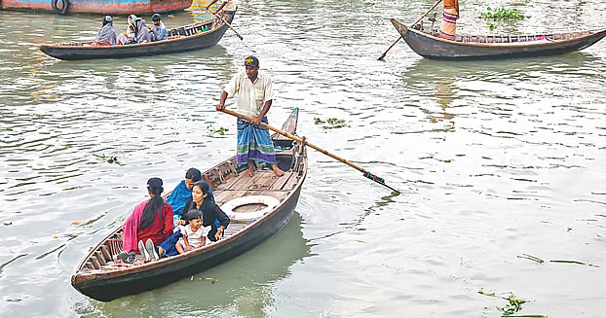বুড়িগঙ্গার দুই পাড়ে চাঁদাবাজি, নাবিকদের দৈনিক খরচ ১৫০ টাকা