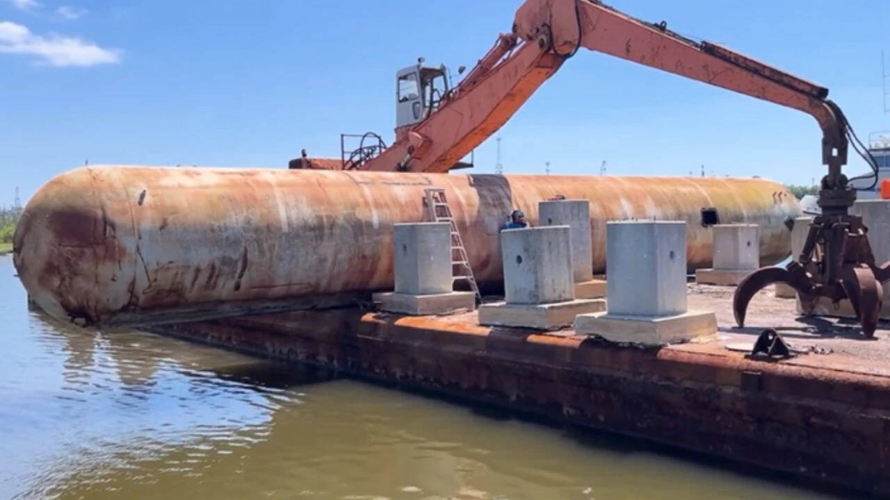 Decommissioned Propane Tank Transforms Into Artificial Reef