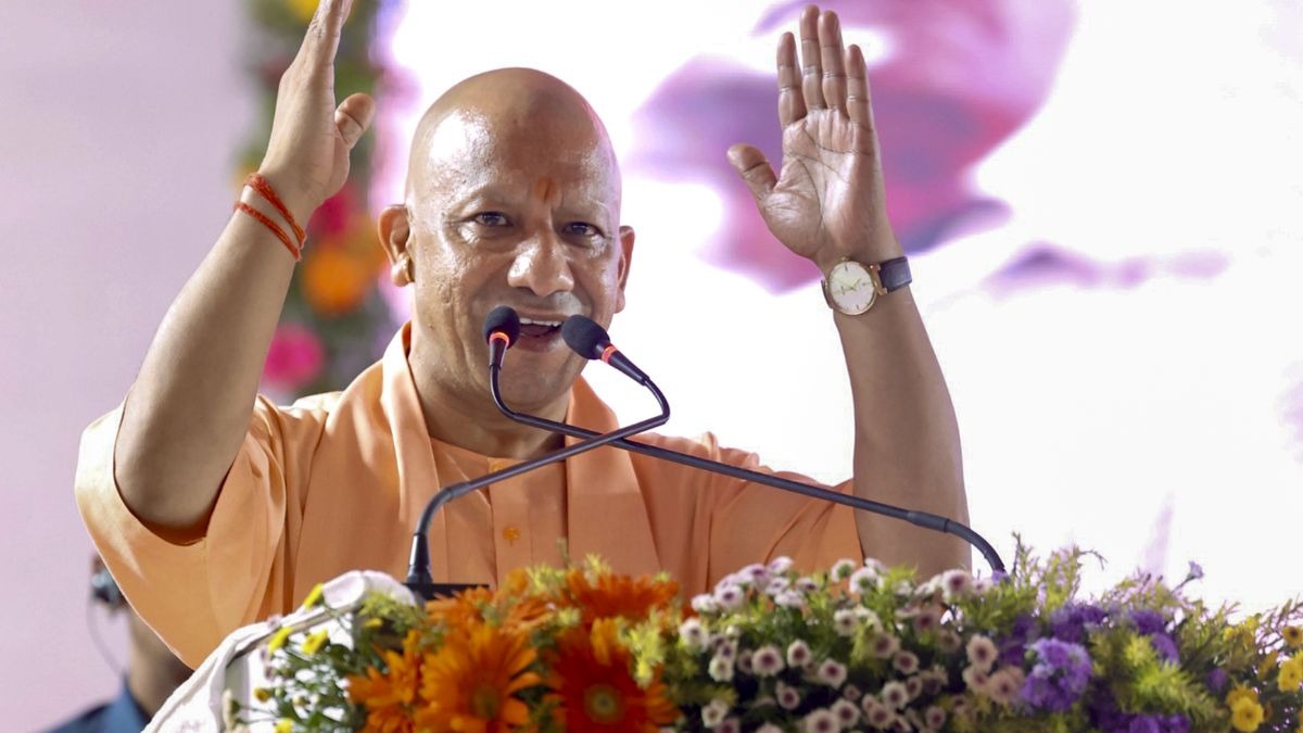 Yogi Targets Gandhi Family Over Independence Struggle Narrative