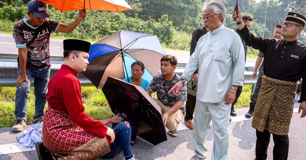 Sultan Pahang Perintahkan Ambulans Bantu Mangsa Kemalangan