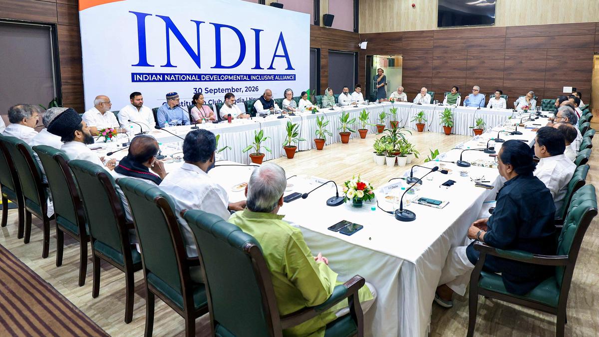 चुनाव में पारदर्शिता के लिए खरगे की मांग, INDIA ब्लॉक करेगा विचार