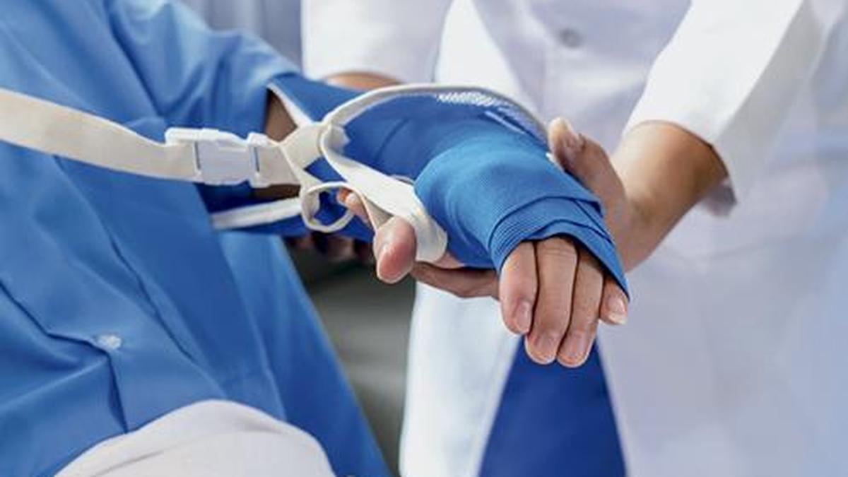 Kerala CM's rescue act sparks debate on trauma patient handling protocols